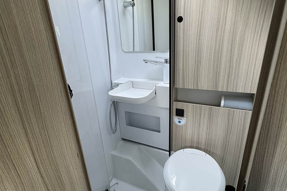Najem avtodoma Adria C-Series C65 SL