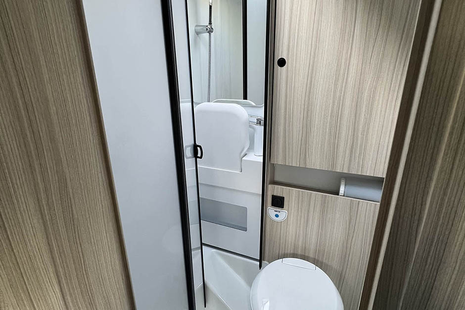 Najem avtodoma Adria C-Series C65 SL